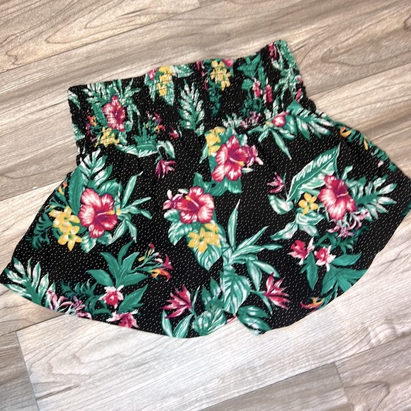 🌺Derek Heart Hawaiian Print Shorts in Size Medium 🌺 - Picture 4 of 5